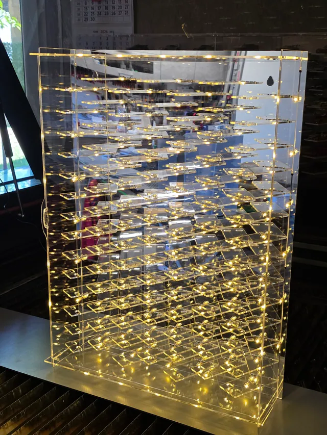 Витрина 1:64 за 98 колички — 64M98L — огледален гръб, с LED
